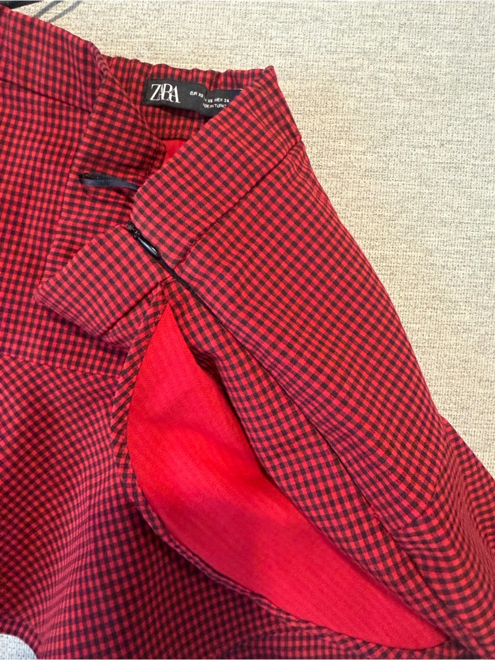 Zara Red and Black Checkered Women’s Skort - Picture 3 of 5